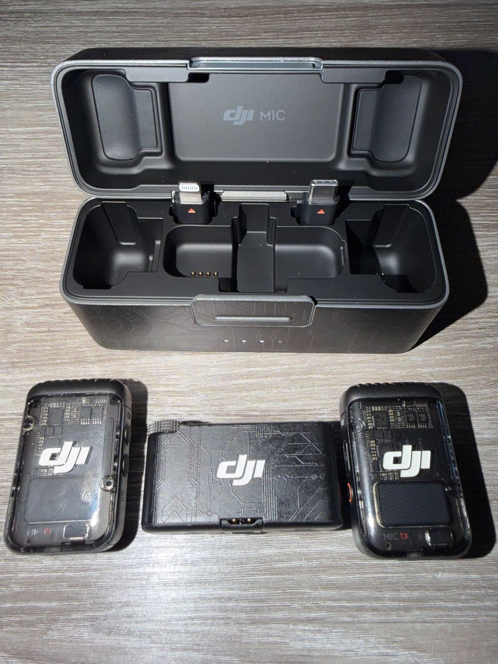 DJI Microphones: DJI Mic 2 (2 TX + 1 RX + Charging Case) – D'occasion à Horgen par AragornSt 4