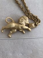 Goldfarbene Original Valentino-Kette mit Löwen Anhänger,