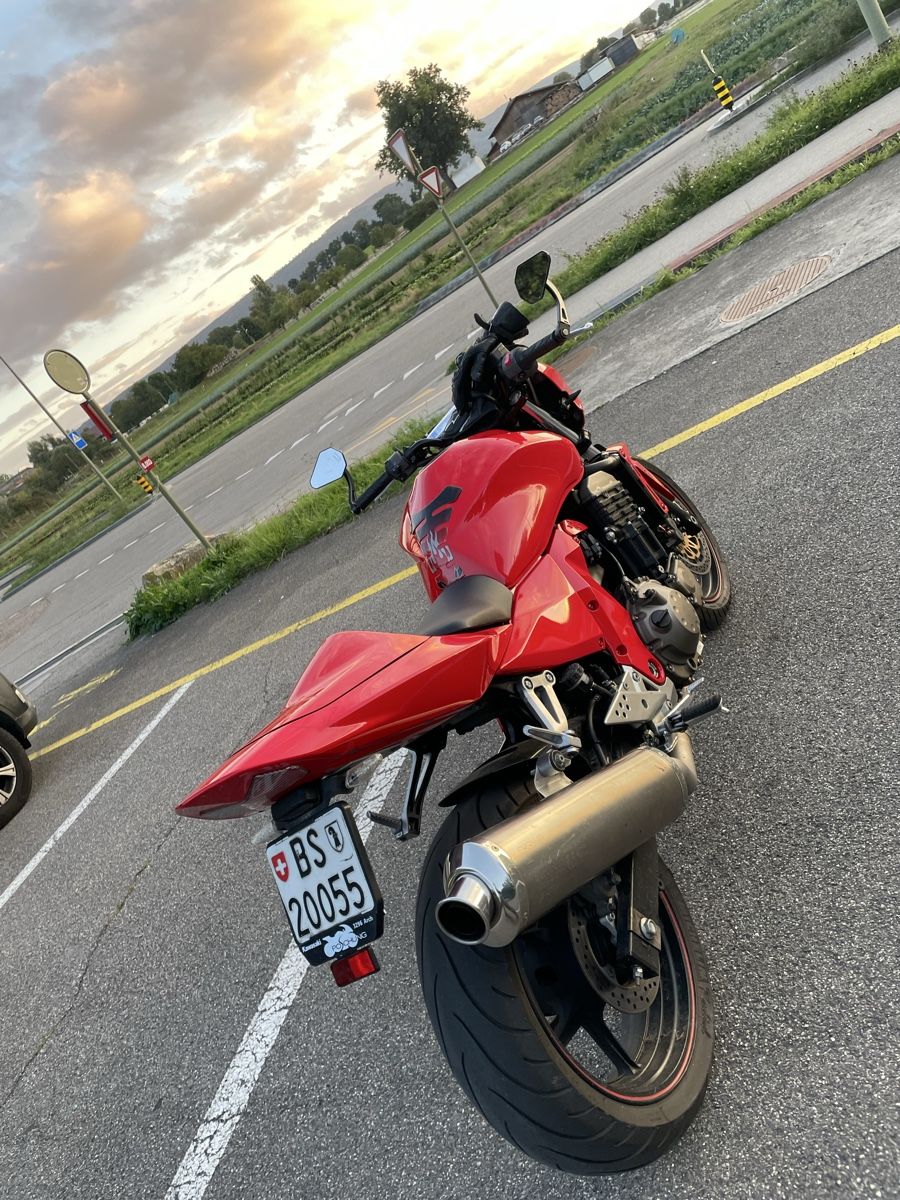 Kawasaki Strada: Kawasaki Z 750 Preis VB – Usato da Basel venduto da Jonas.Federer 5