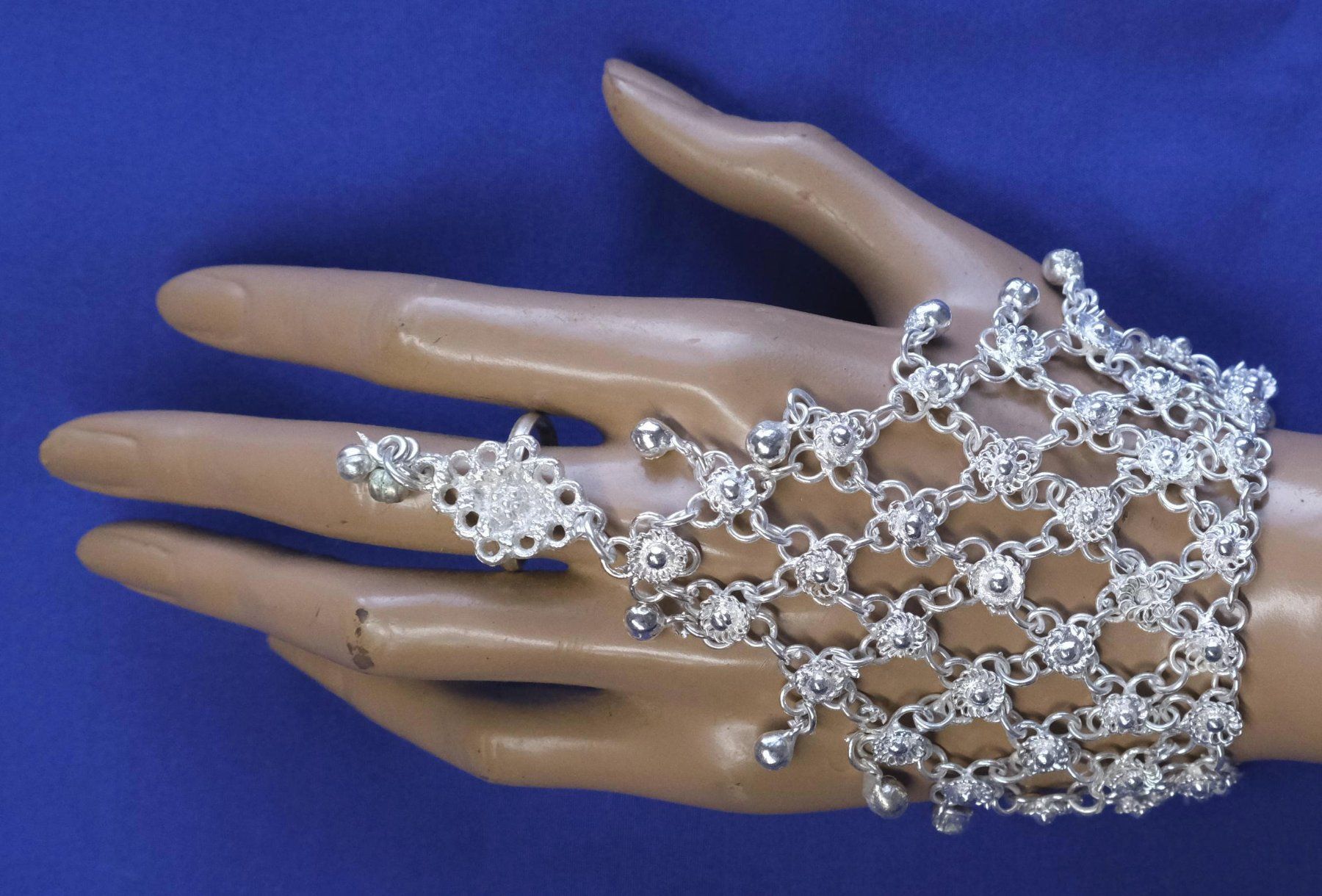 Bracciali & Braccialetti: Set 2x Handschmuck silberfarben aus Indien – Usato da Zürich venduto da Melody2000 1