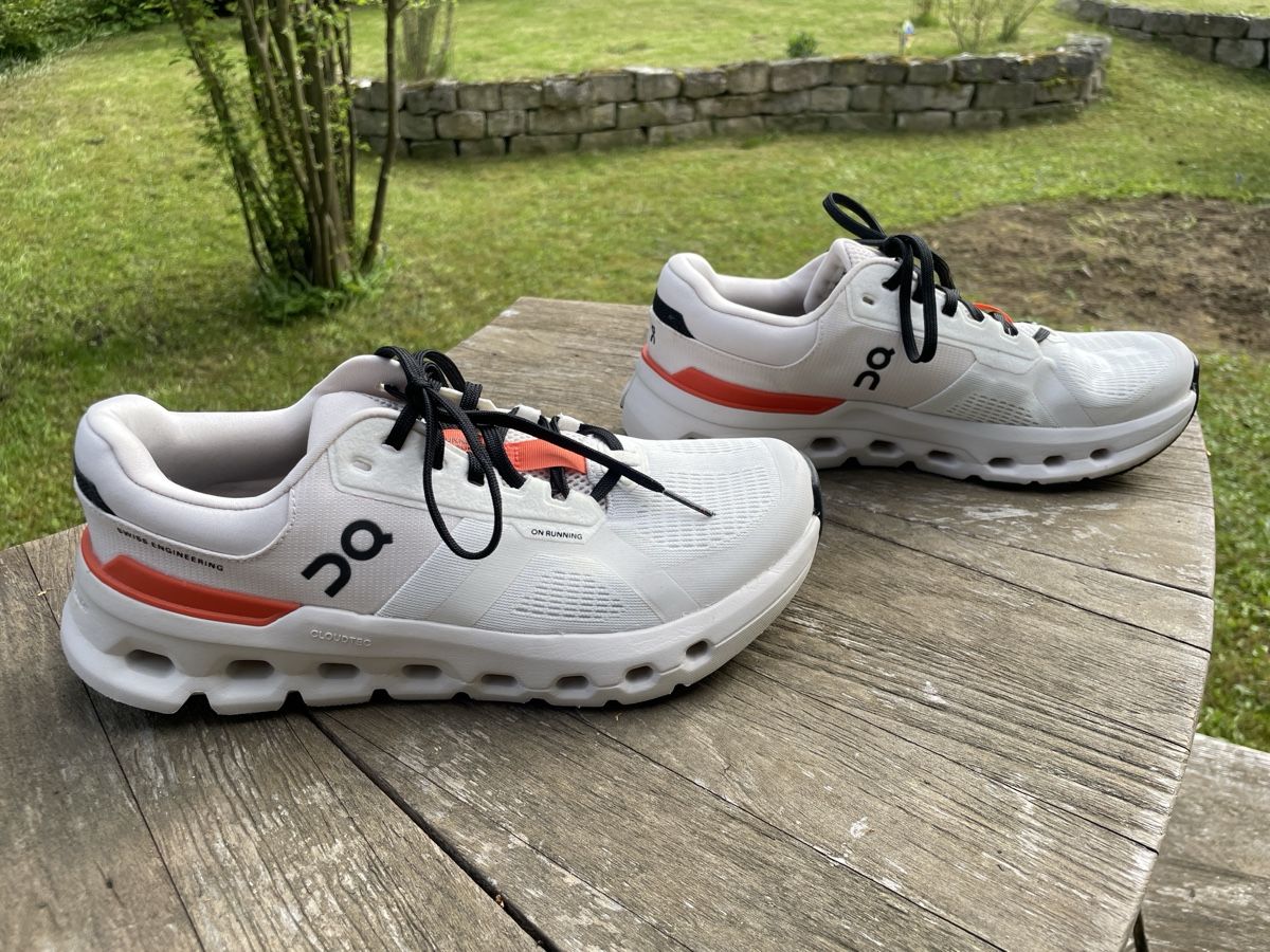 On Chaussures femmes: On Cloudrunner 40.5 – Neuf (Voir description) à Basel par pilzliii 2