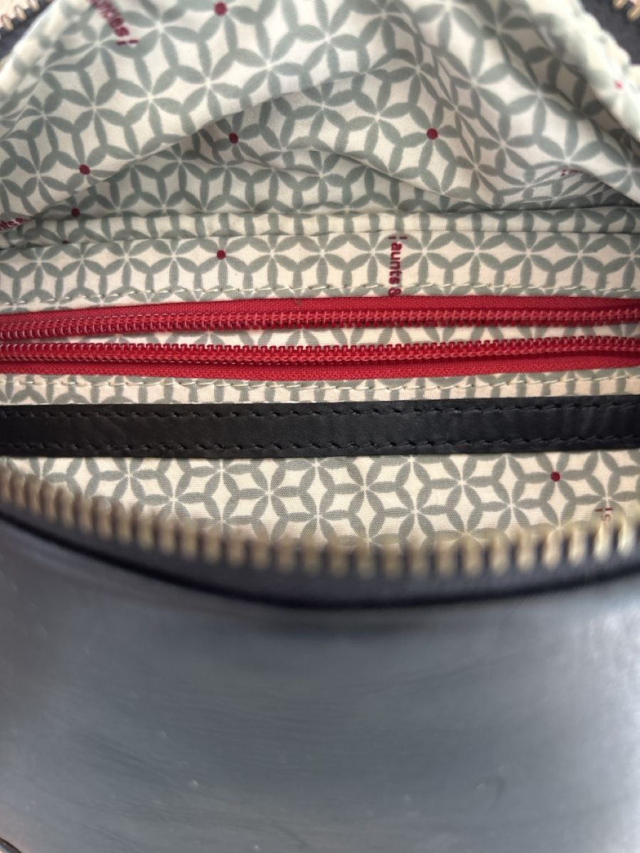 Aunts & Uncles Taschen: Aunts and Uncles Bauchtasche – Gebraucht aus Engelberg von ejierfaijs 4