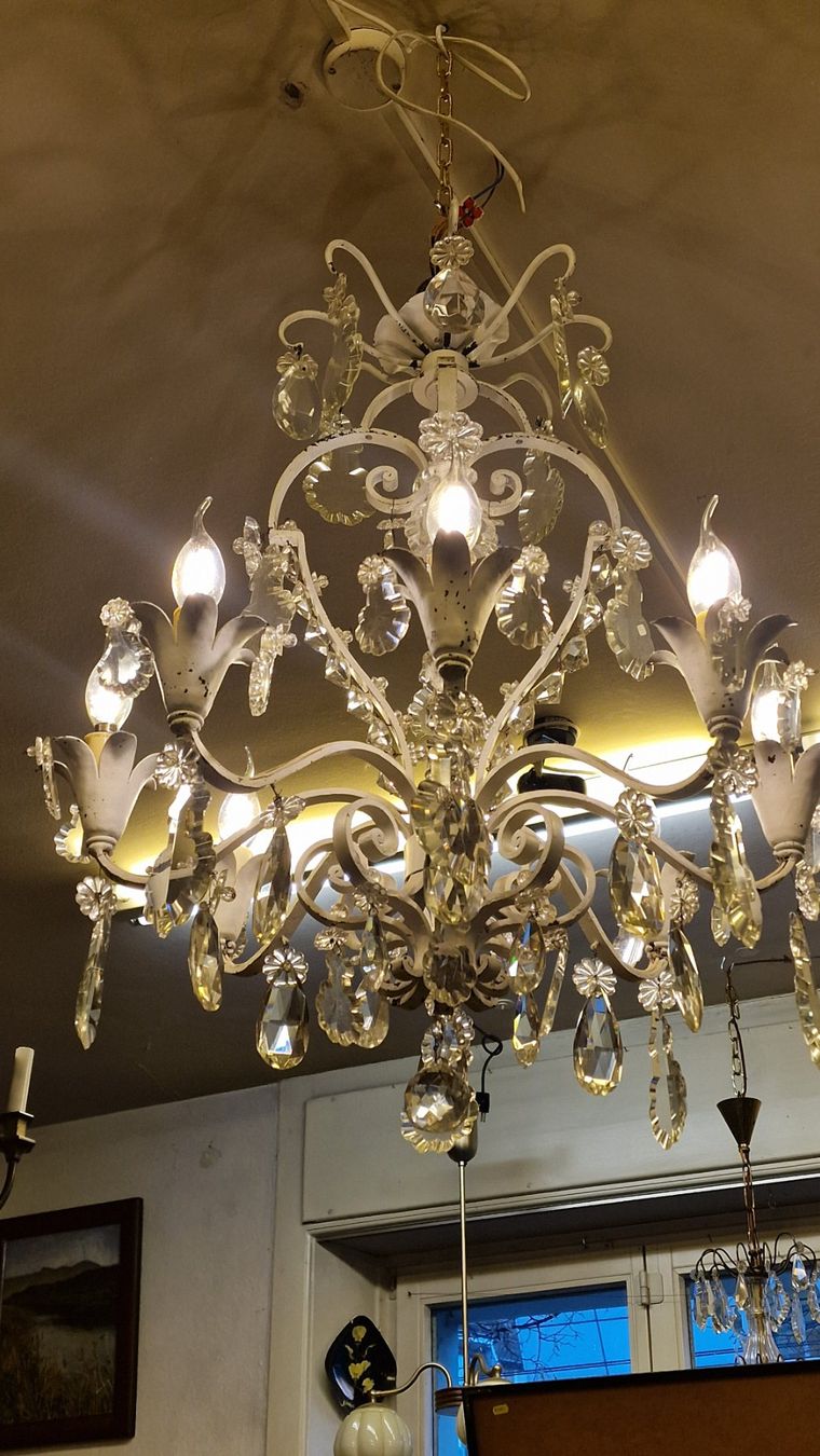 Lampadari & plafoniere: TRAUMHAFTER KRISTALLKRONLEUCHTER – Usato da BERN venduto da Intarsia