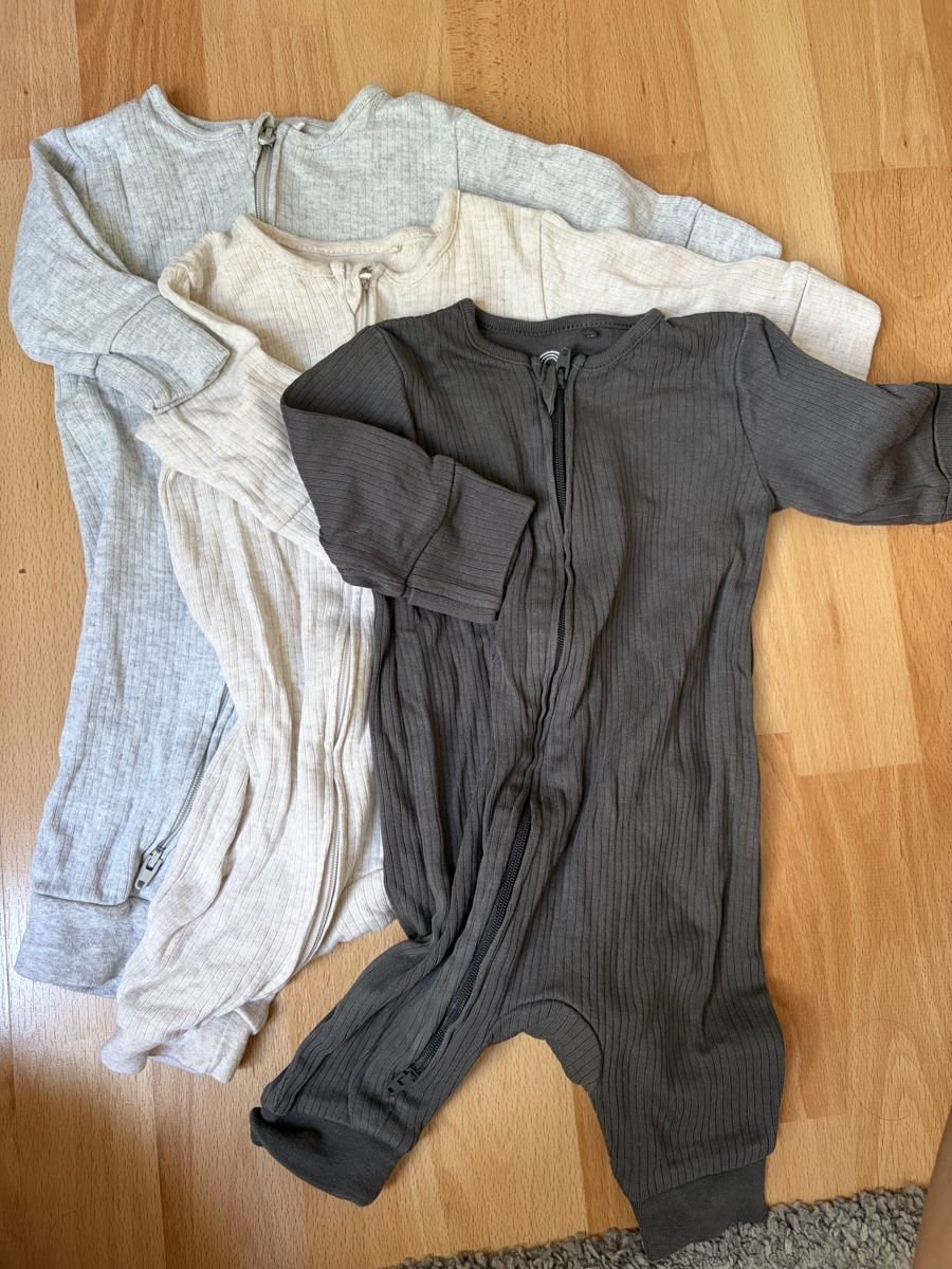 Next Lotti di vestiti: Next sleepsuits Size Up to 3 Months – Usato da Arbon venduto da bot_5ht5