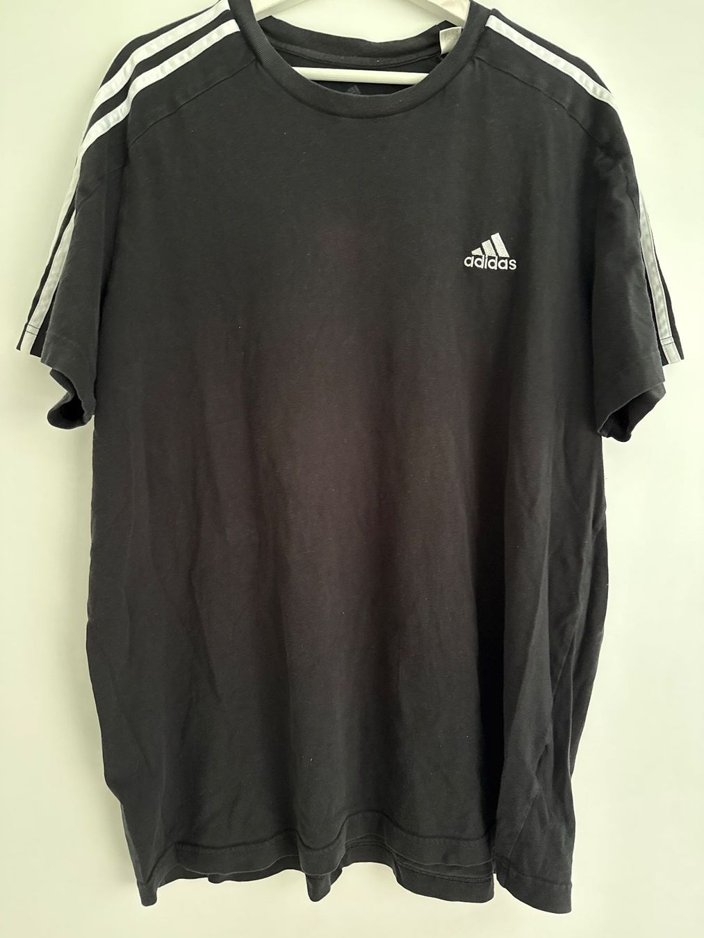 Adidas T-shirt: Adidas T-Shirt Gr. XL – Usato da Schönenwerd venduto da d.chiara