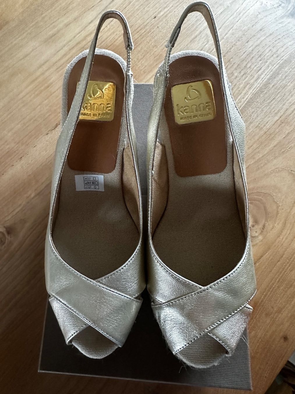 Scarpe da donna: Plateau Sandalen NEU! – Nuovo (secondo la descrizione) da Niederteufen venduto da nana65 1