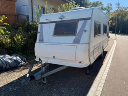 Wohnwagen Hobby mit Klimaanlage und Vorzellt