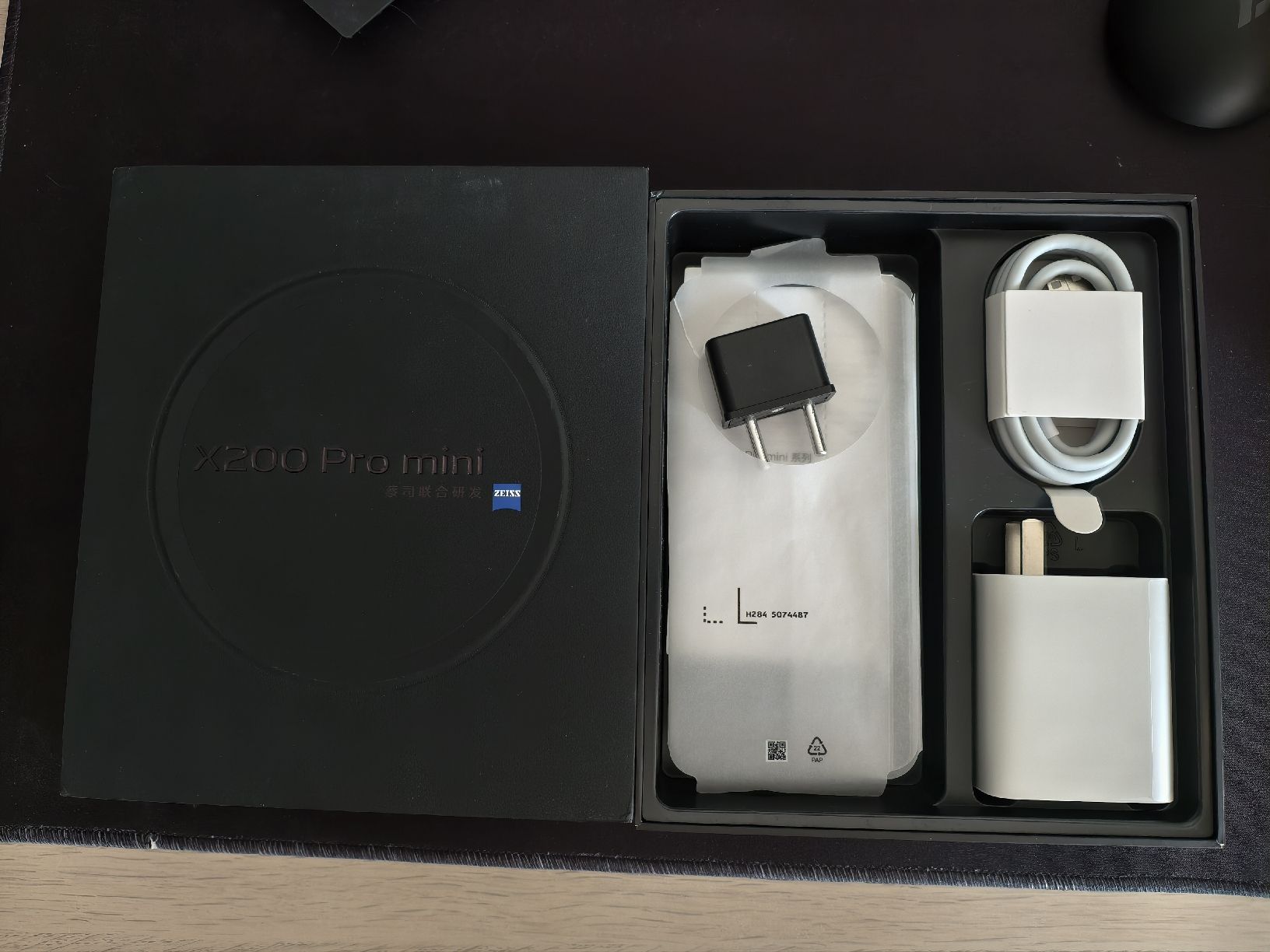 Vivo Telefoni cellulari / Smartphones: Vivo x200 pro mini 5G – Usato da Lausanne venduto da Mistibiche09 2