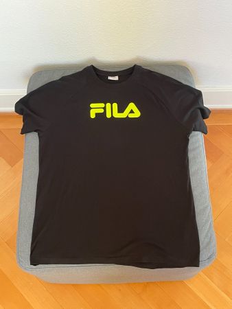 FILA T-SHIRT NOIR LOGO JAUNE – TAILLE L (ESTIMÉE)