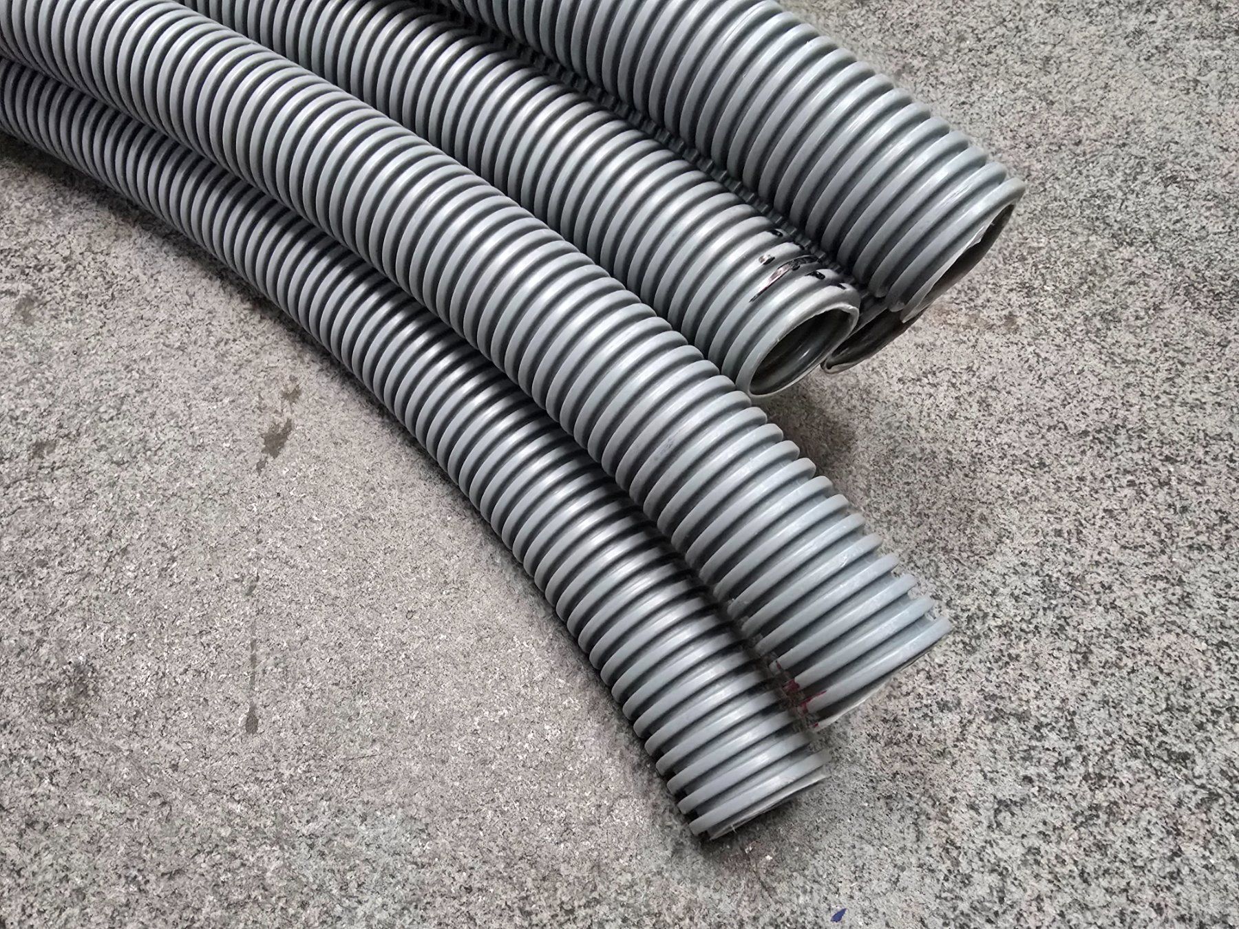 Tutti gli attrezzi: Posten Elektrorohr Stücke 95cm innen D: 2,4cm ab 1.- – Usato da KRINAU venduto da Mio_Liqstyle 2