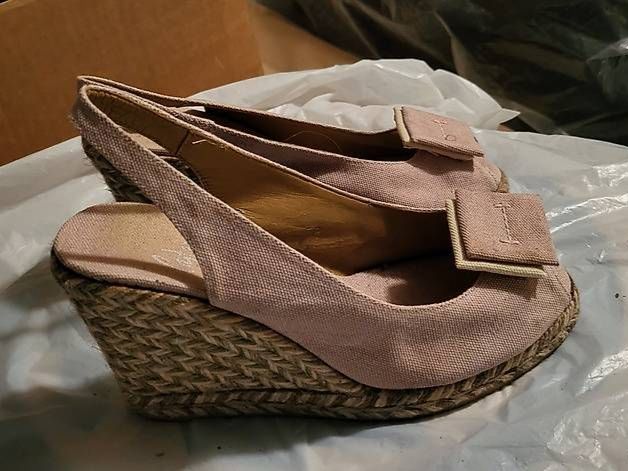 Scarpe da donna: Sommerschuhe Grösse 36 – Usato da Basel venduto da kri_wd99