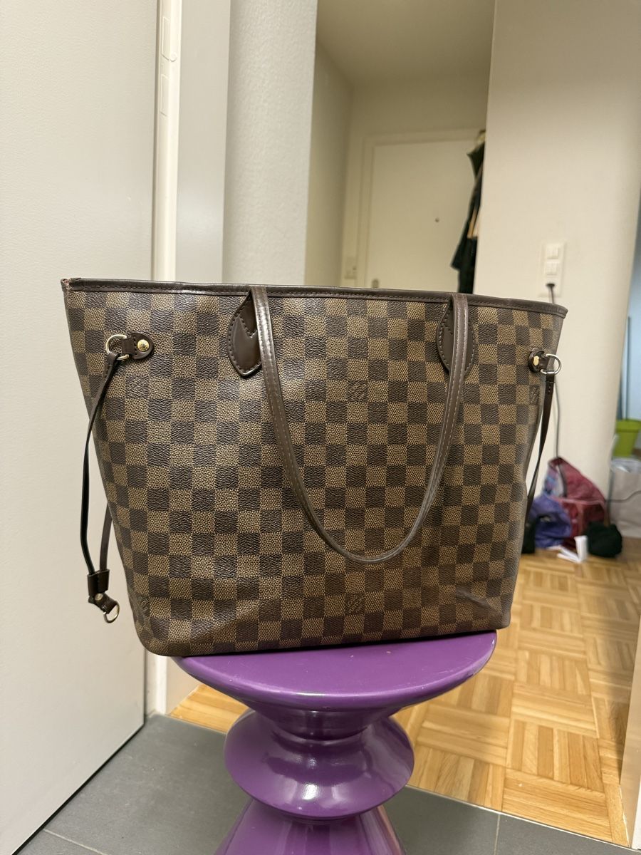 Louis Vuitton Taschen für Damen: Louis Vuitton Neverfull MM, gebraucht mit Gebrauchsspuren. – Gebraucht aus Stäfa von buecher10