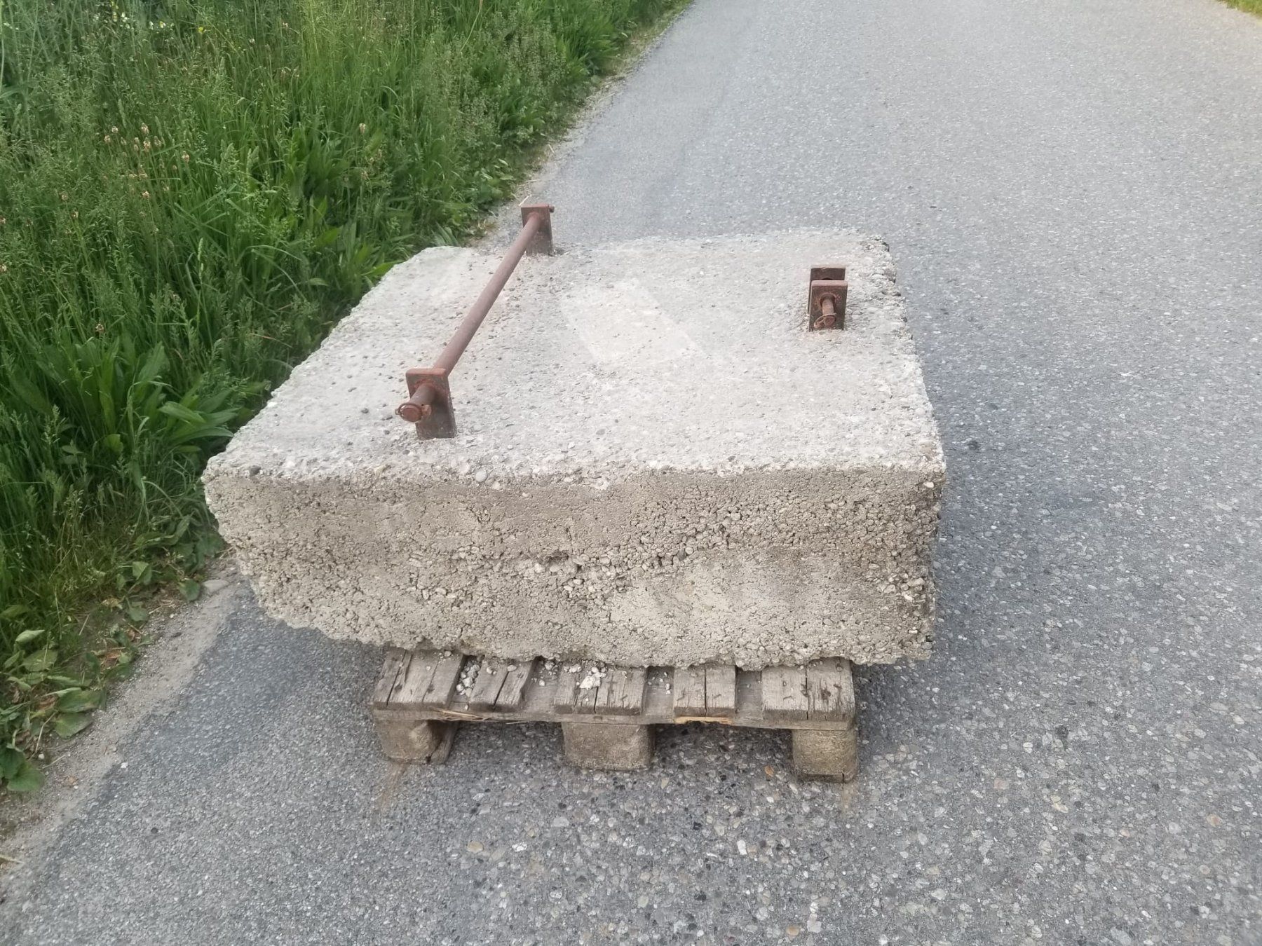 Parti di macchinari per lavorazione del terreno: Heck- und Frontgewicht – Usato da Hasle b. Burgdorf venduto da Agro3415Te-ch 4