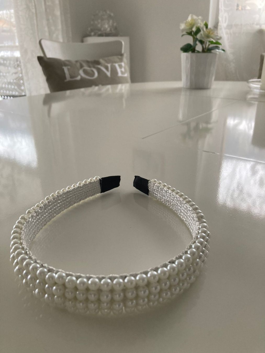 Haarschmuck: Haarreif (Zwei Stück) – Neu und originalverpackt aus Winterthur von OldShatterhand1. 2