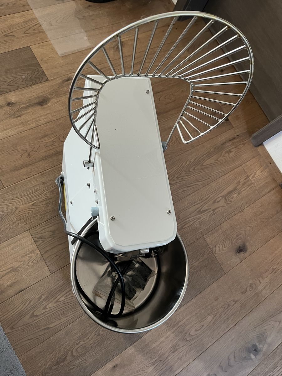Appareils de cuisine: Teigknetmaschine SP 15kg – Neuf (Voir description) à Gurbrü par Simiramis 1