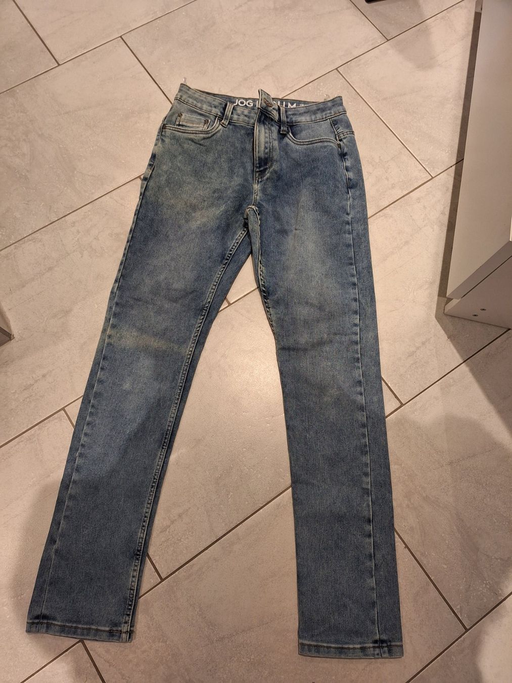 H&M Pantalons: weiche Jeans und 2 Pullis Gr 176 / M – D'occasion à Wegenstetten par mcfly321