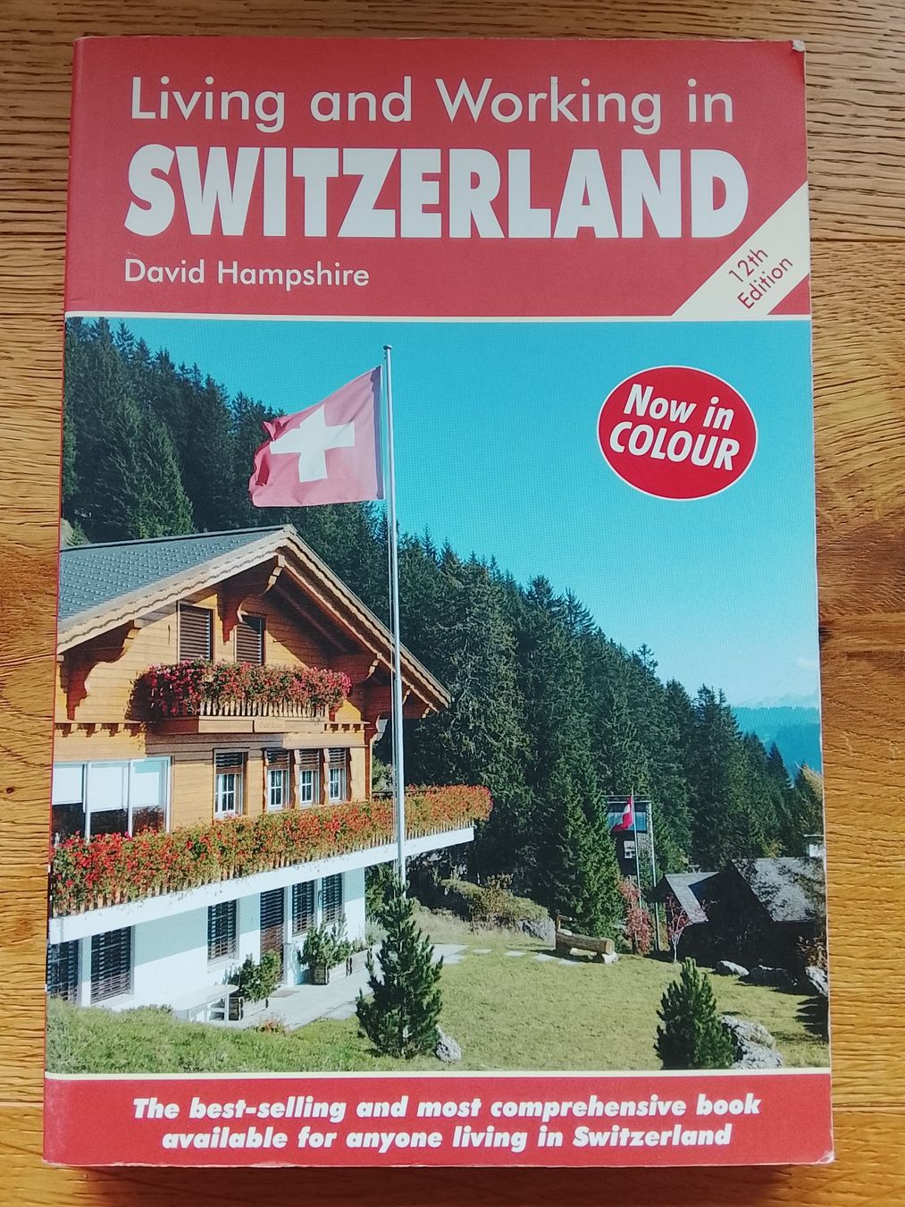 Libri: Buch "Living and Working in Switzerland" – Nuovo (secondo la descrizione) da St. Gallen venduto da Fluros