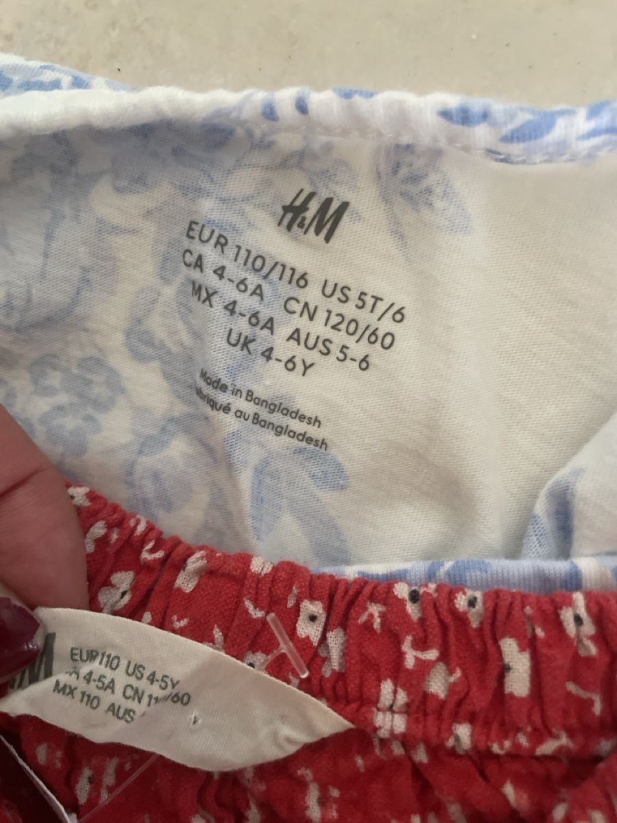 H&M Robes et jupes: 2 Sommerkleider  H&M Gr. 110/116  – D'occasion à Obergerlafingen par cabo4 2