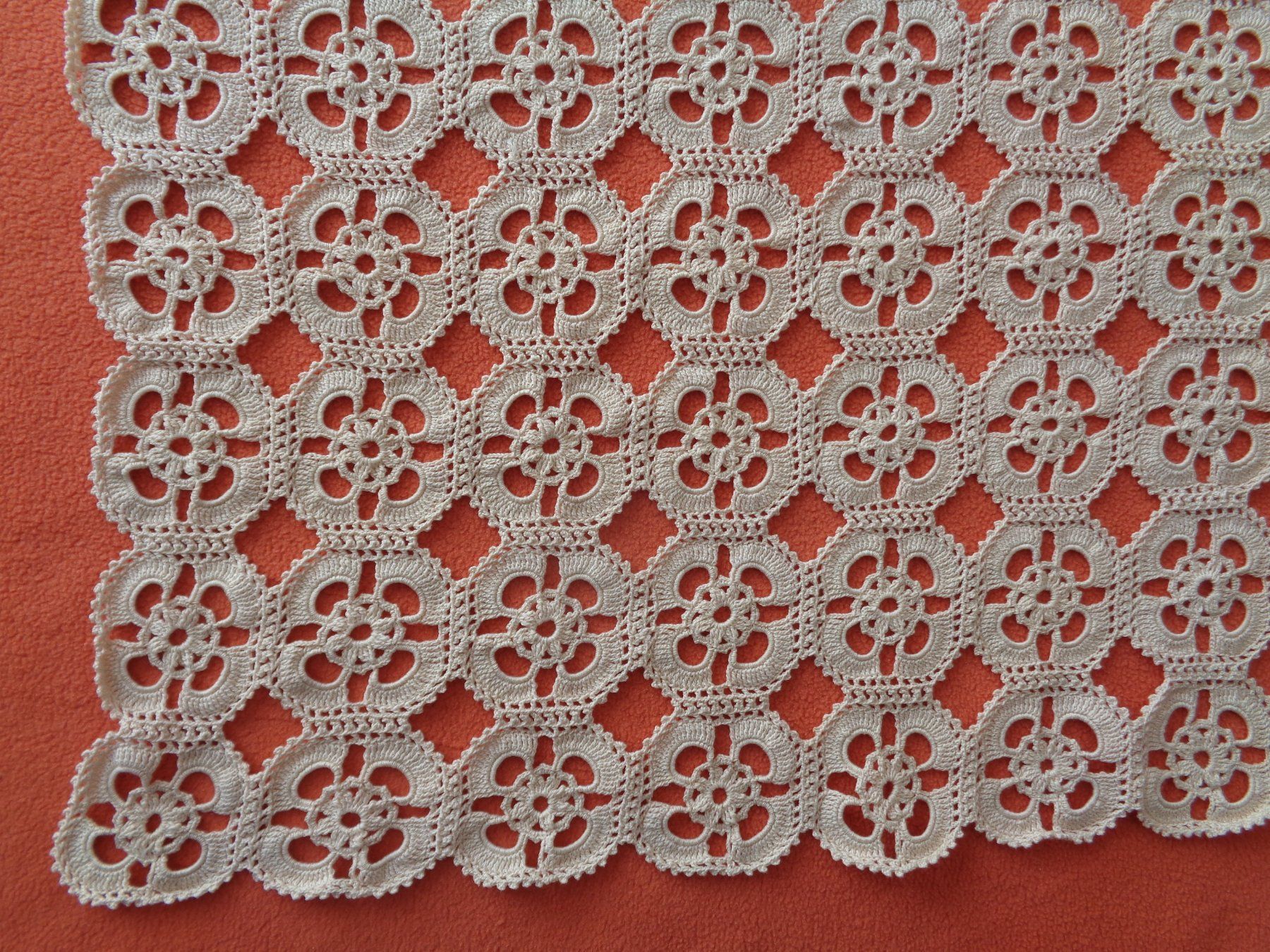 Altra biancheria da tavola: Tischdecke Handarbeit 71cm. x 55 cm. – Nuovo (secondo la descrizione) da Chur venduto da omonia 1