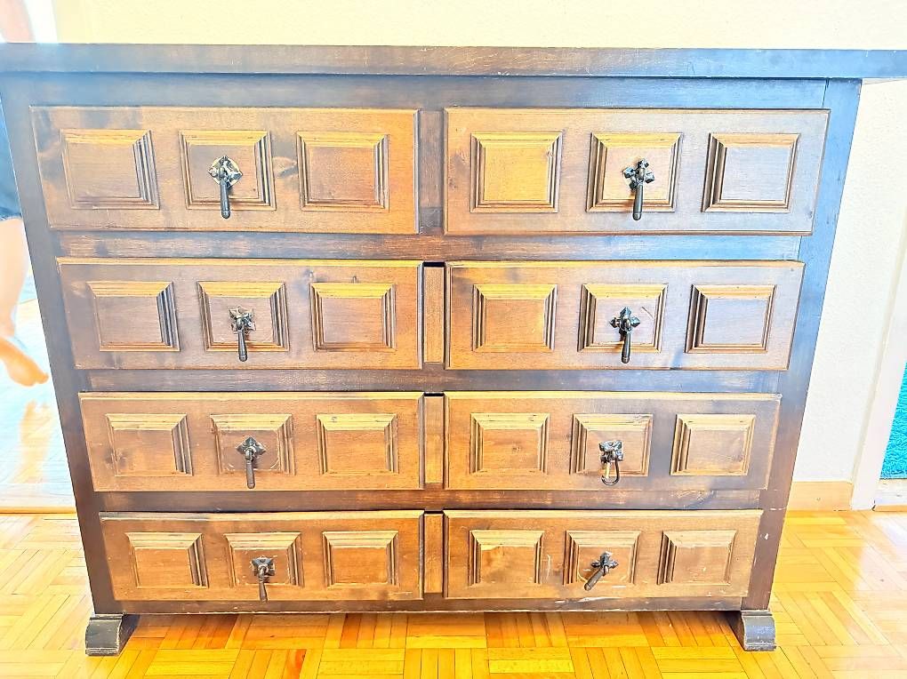 Cassettiere: Commode en bois massif 8 tiroirs  Bon état – Usato da Les Avanchets venduto da myc_ggb6