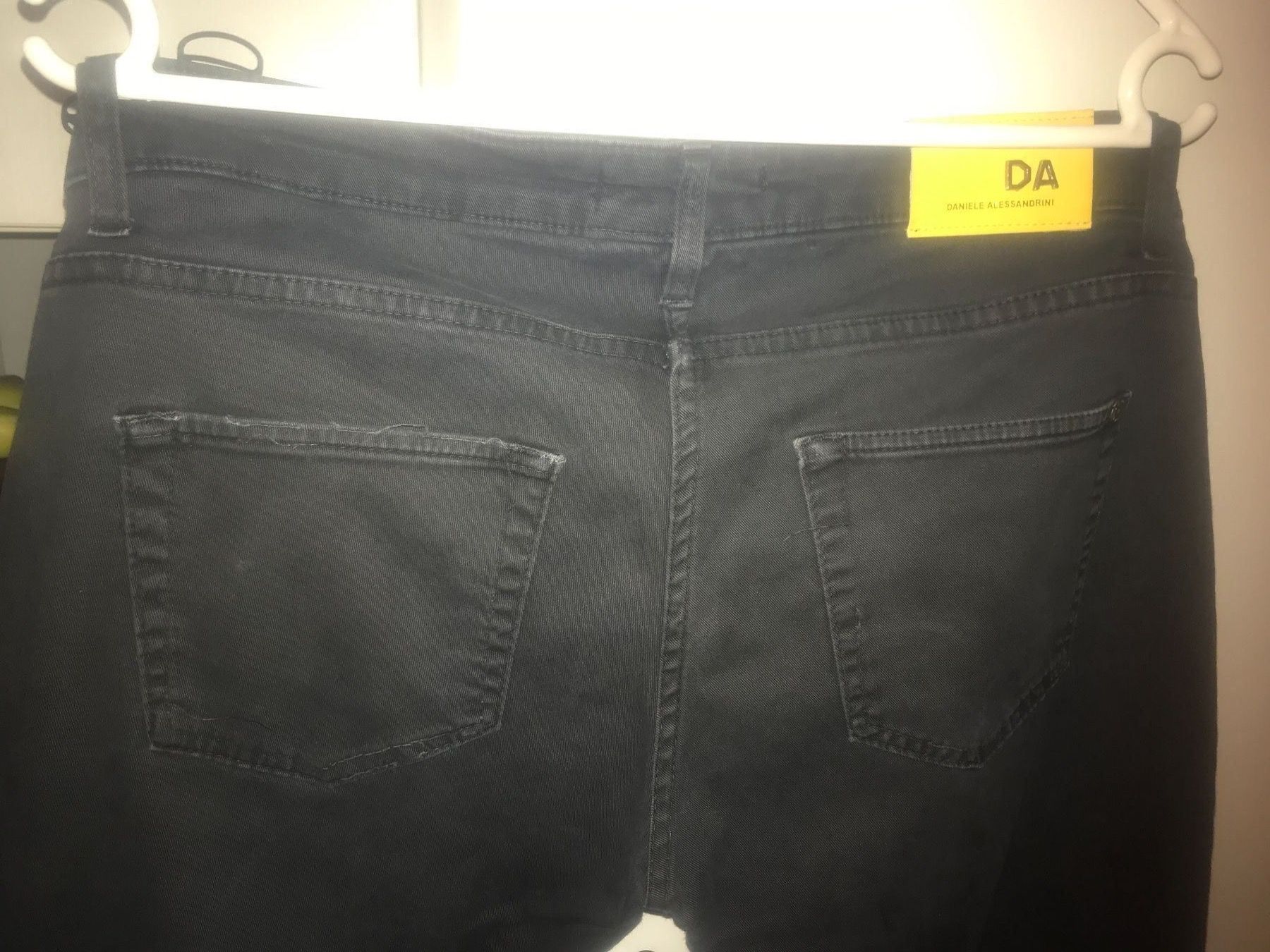 Jeans: 2 DAMEN JEANS GR. 31 – Usato da Basel venduto da ros_sb8c 2