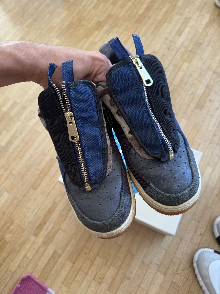 Nike Chaussures hommes: Air Force 1 Travis Scott – D'occasion à Genève par SG_73 1