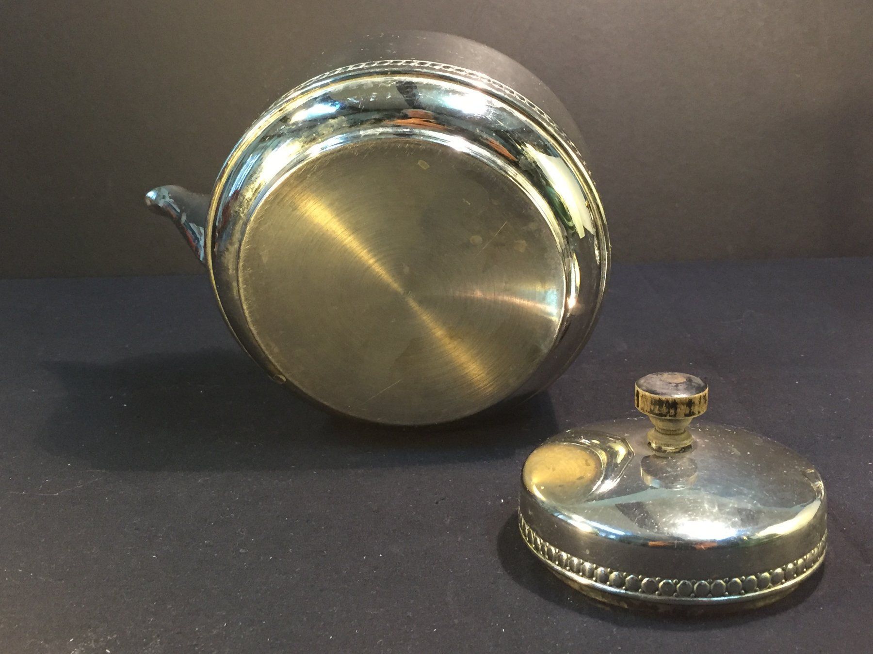 Teiere: Antike Teekanne mit Rechaud – Usato da Schaffhausen venduto da vintageville 6