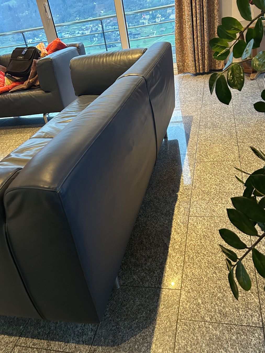 Cassina Divani: Divano MET Cassina 220 – Usato da malvaglia venduto da 3122 3