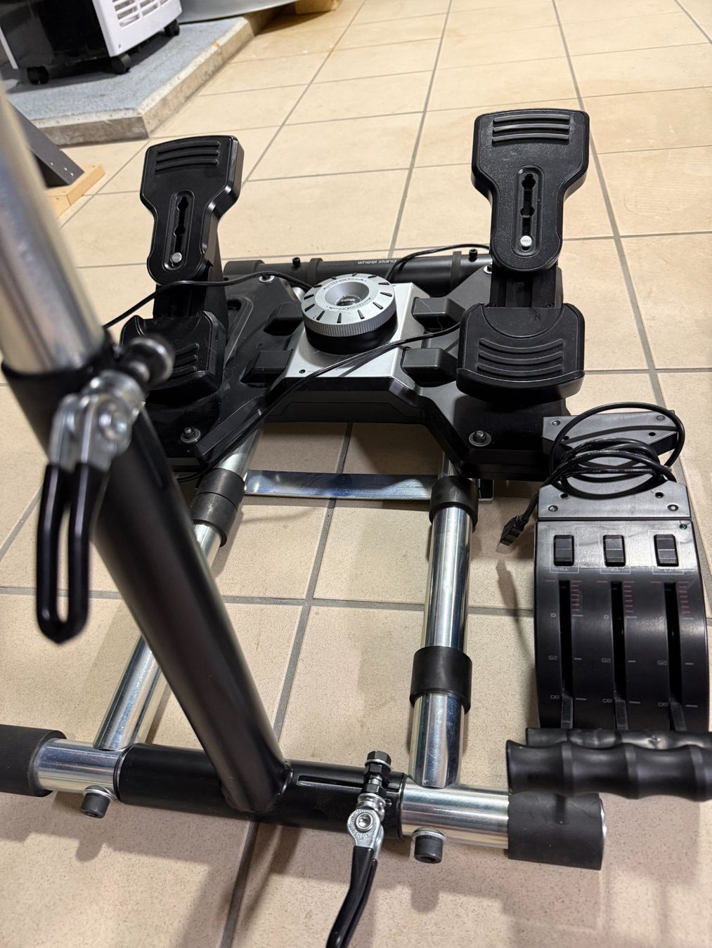 Saitek Controller: Saitek Pro Flight Yoke System avec support – Usato da Studen (BE) venduto da lagunablu19 5