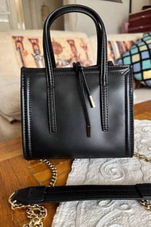 Sac à main noir élégant avec chaîne dorée neuf