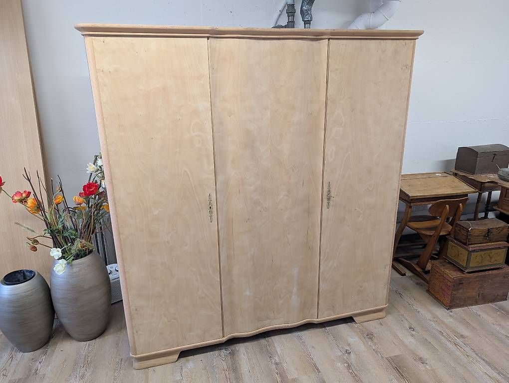 Armadi: Armoire restaurée ancienne – Usato da Sorens venduto da jd.silva