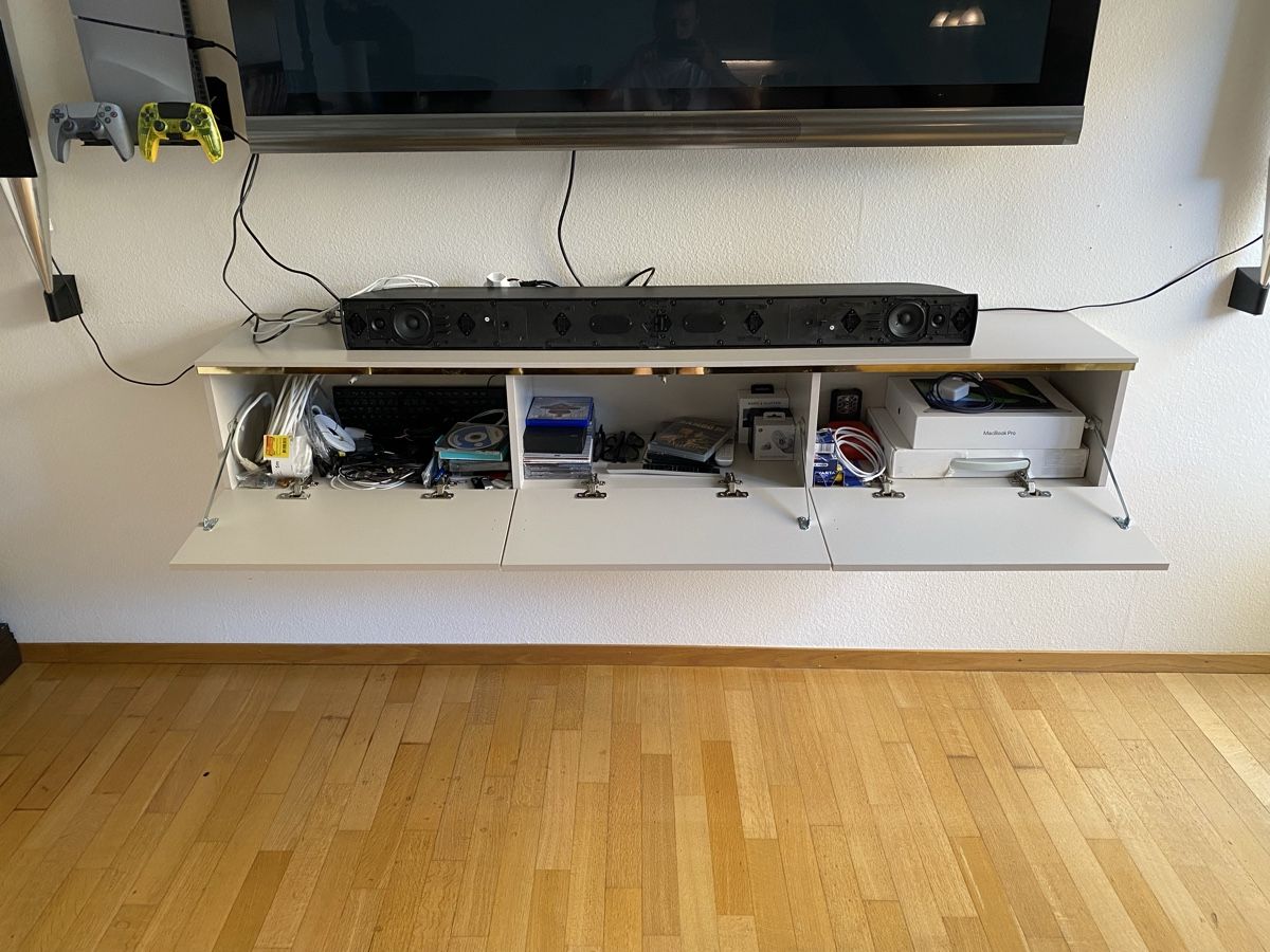 Cassettiere: Sideboard drei Monate alt – Nuovo (secondo la descrizione) da Rorschach venduto da cabrones98 1