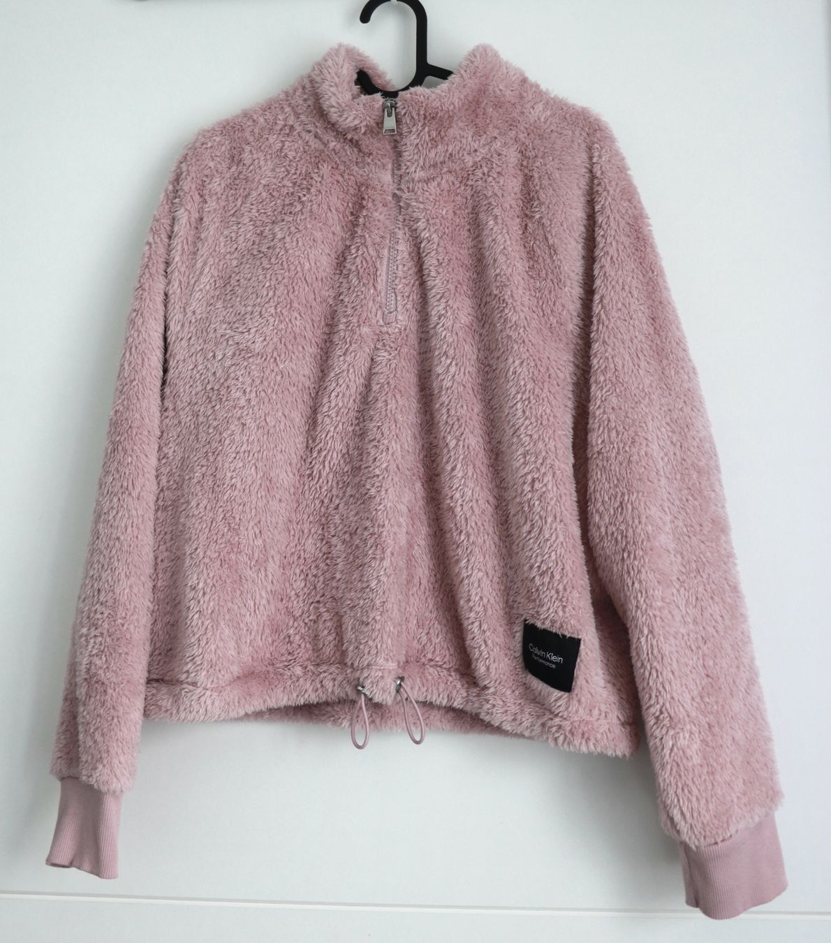 Calvin Klein Pulls & Sweat-shirts: Calvin Klein pinker Flauschi Pullover mit Reissverschluss – D'occasion à Gachnang par todressgolden
