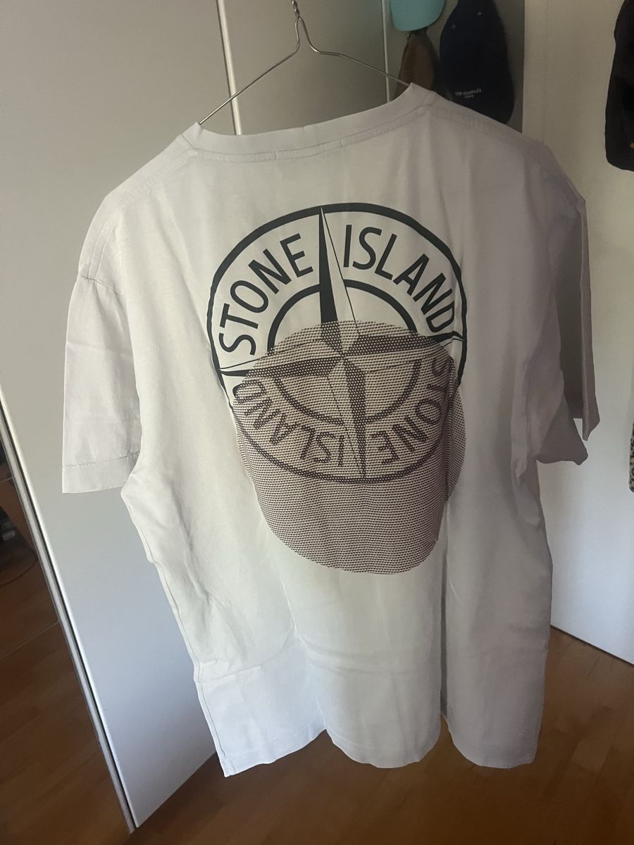 Stone Island T-shirt: T-shirt Stone Island – Usato da Villars-Ste-Croix venduto da Maaaat 1