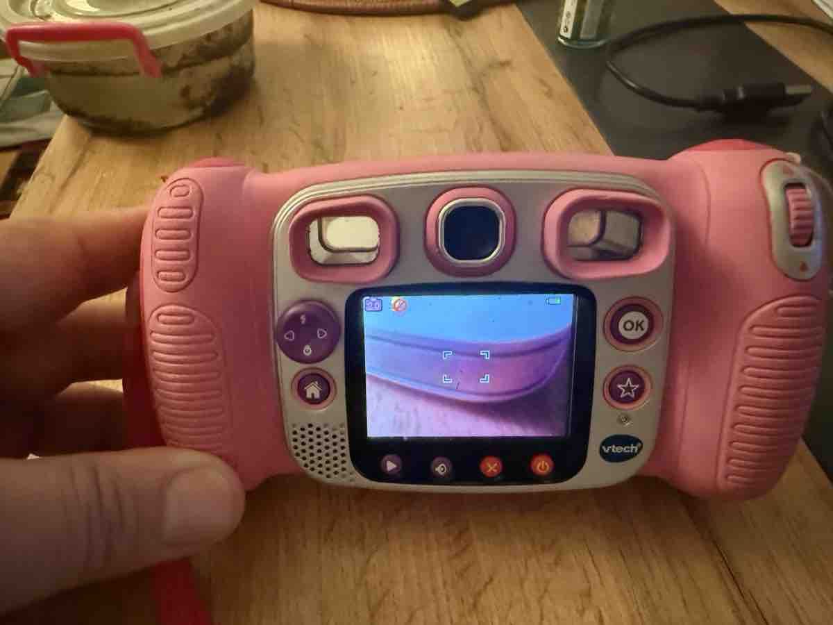 Vtech Kidizoom Duo Digitalkamera für Kinder pink (Gebraucht) in Thürnen ...