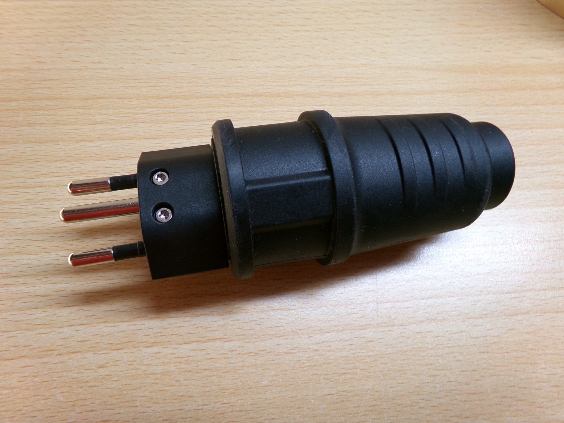 Spine: Stecker Typ13 schwarz IP20 – Nuovo (secondo la descrizione) da Hombrechtikon venduto da HaGeKa50 3