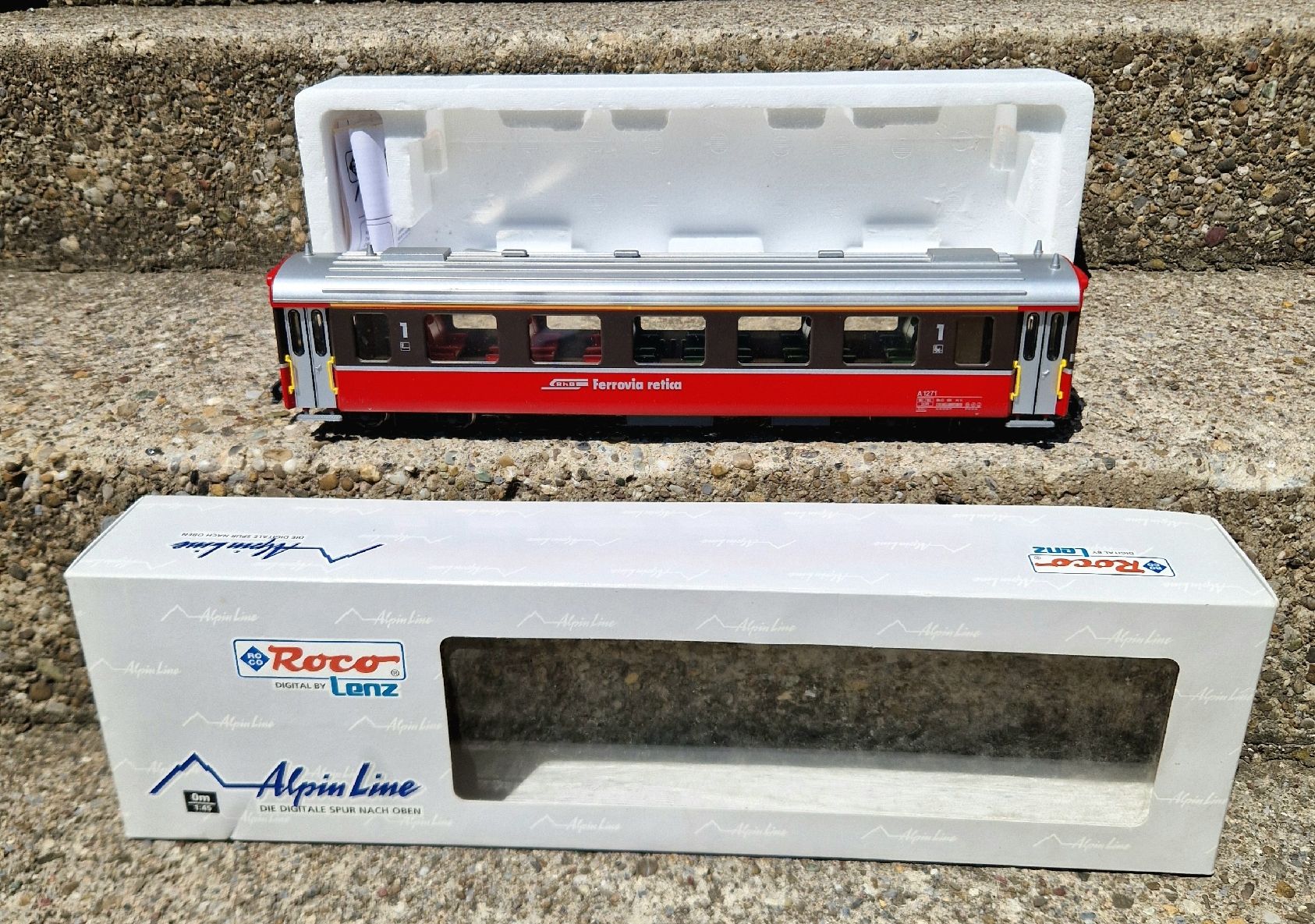 Roco Modelleisenbahnen: Roco Alpine Line Spur 0m RHB Wagen – Gebraucht aus Jona von CPeti