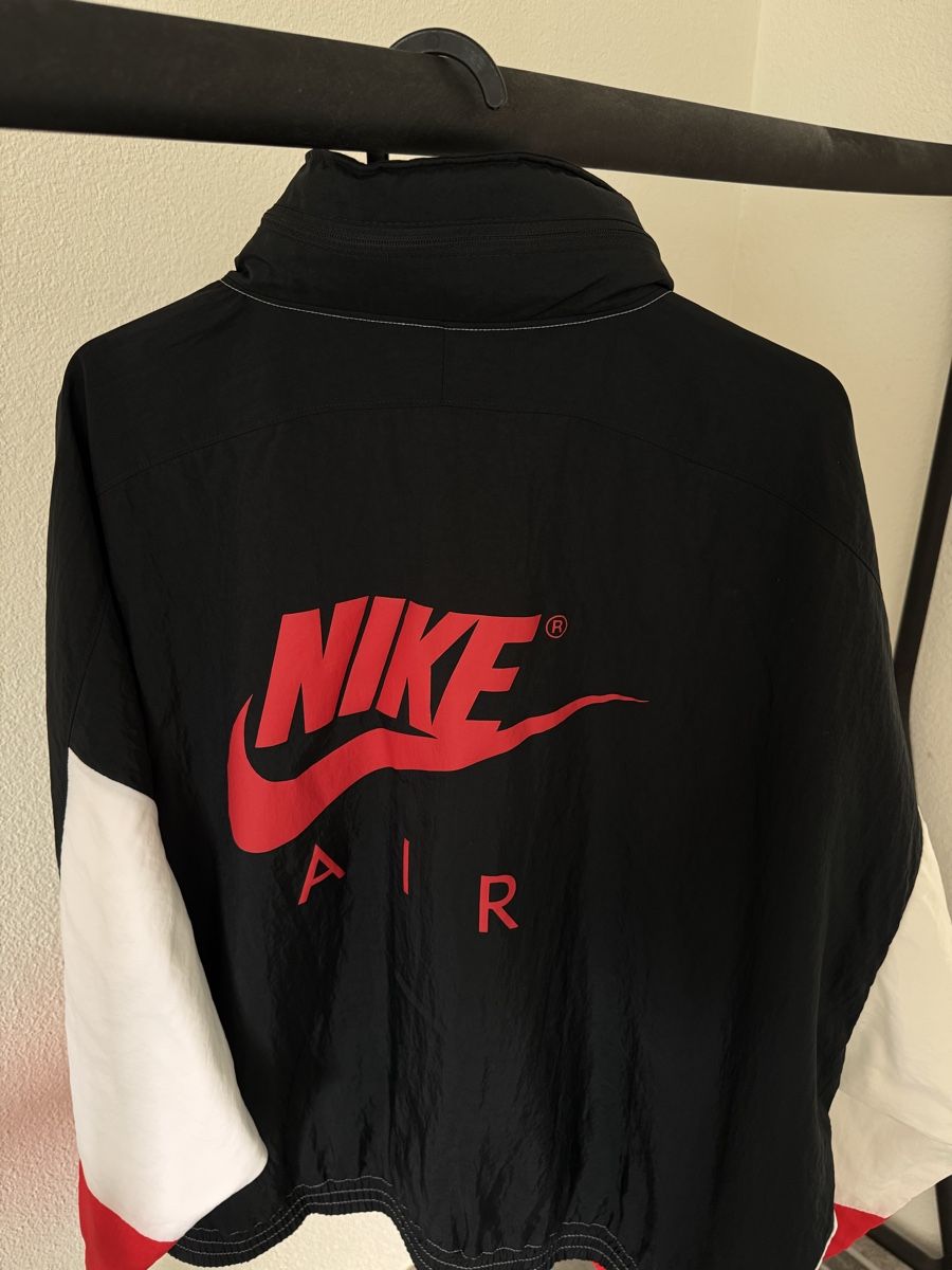 Jordan Vestes: Nike Trackjacket – D'occasion à Alpnach Dorf par rie_72hw 1