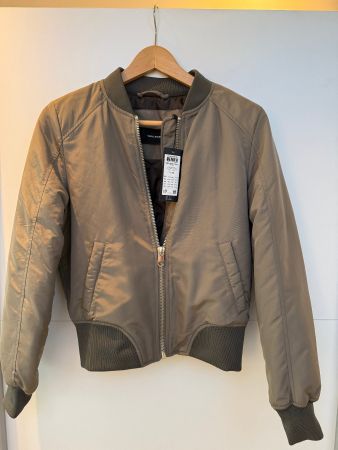 Damenjacke, Short Jacket, Grösse "XS" von VERO MODA