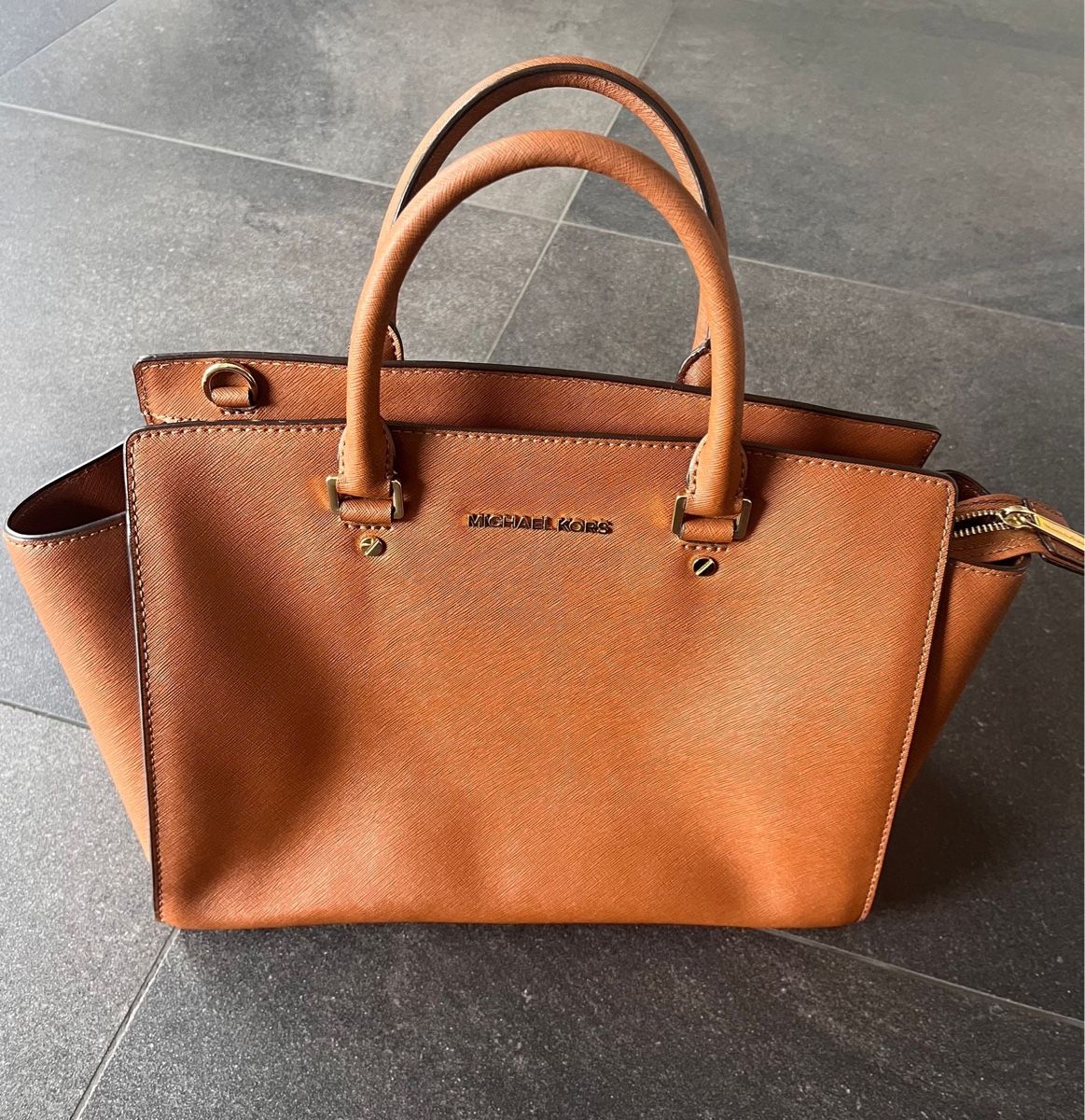 Michael Kors Sacs femmes: Handtasche, Michael Kors – D'occasion à Buchs SG par Yoshi94 1