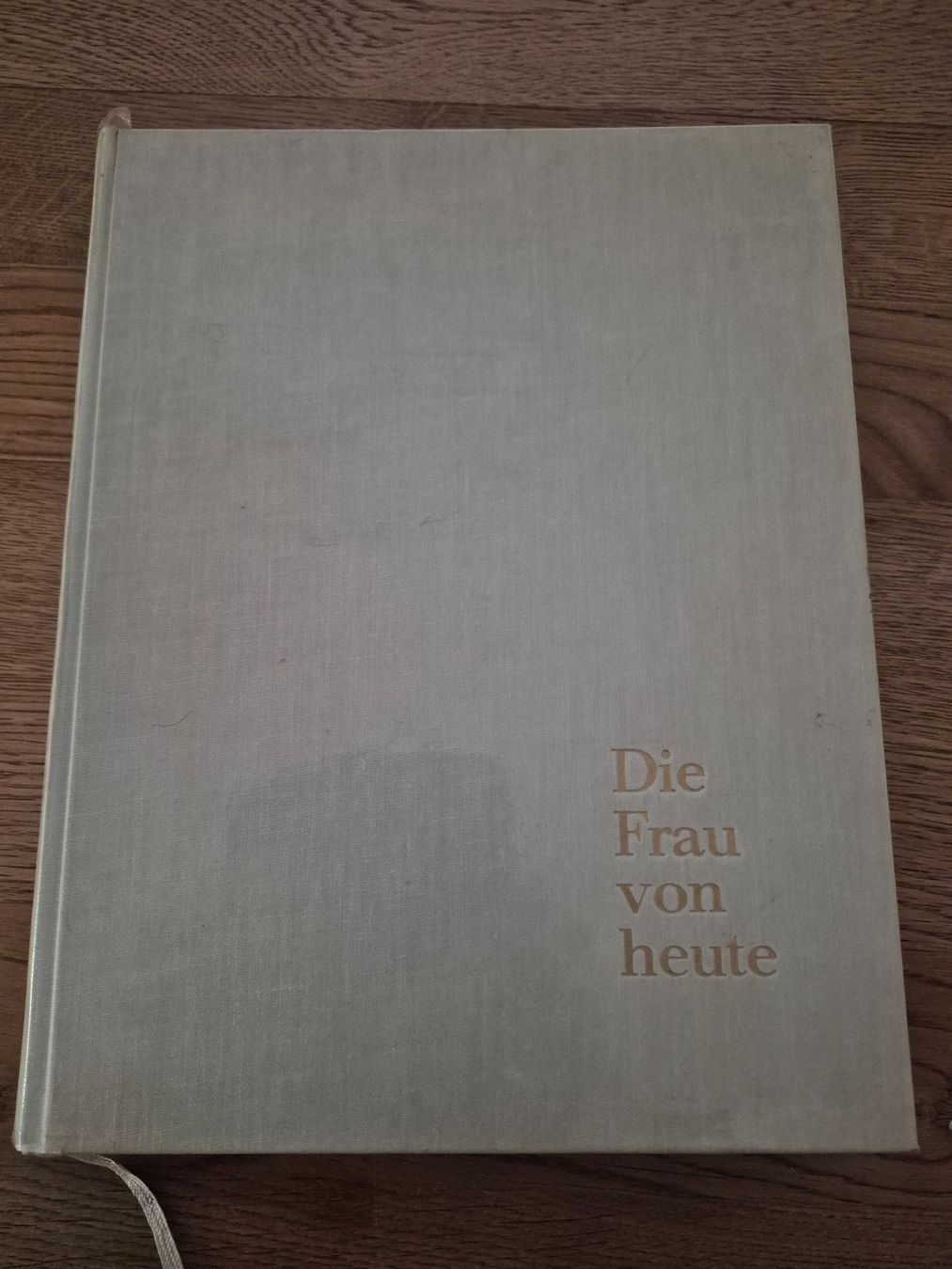 Bücher: Die Frau von heute – Gebraucht aus Balsthal von Jamamoegg