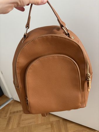 Kleiner Rucksack in Cognacbraun