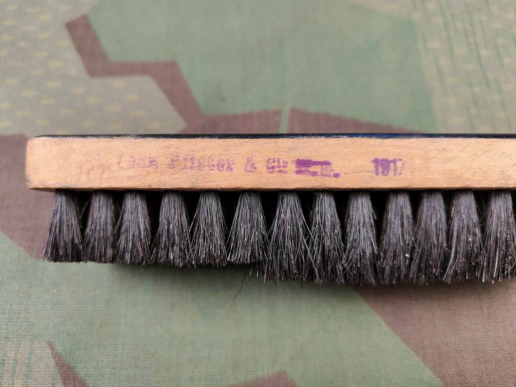 Schweizer Armee Uniformen: Schuhbürste Ord. 1898, Variante 1 – Gebraucht aus Bauma von SwissMilitaria 3