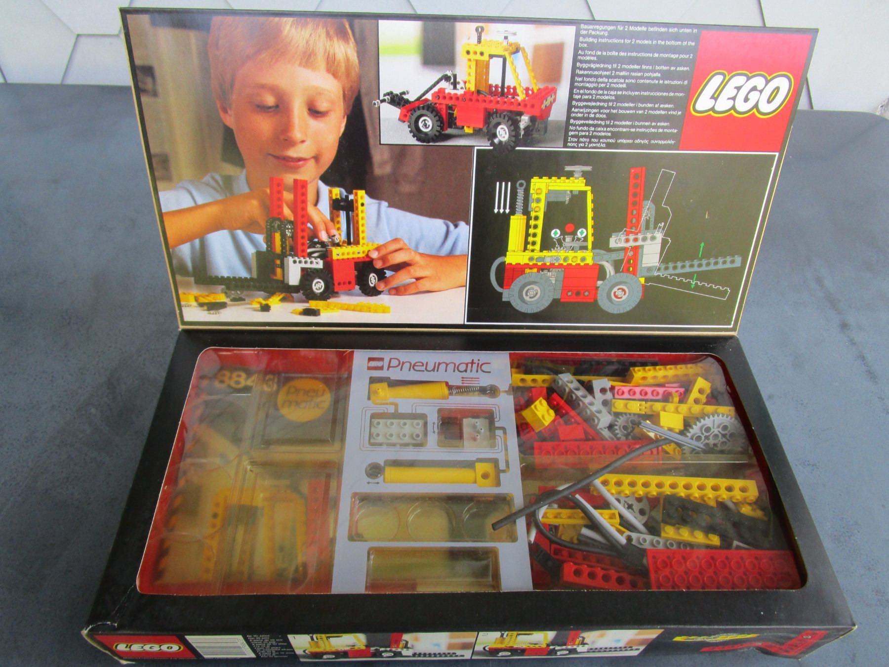 Lego Kit di costruzioni: LEGO Traktor 8859 und Hubstapler 8843 – Usato da Rapperswil SG venduto da Ralphy 3
