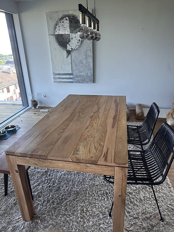 Set di tavolo e panche: Table bois exotique massif manguier – Usato da Les hauts geneveys venduto da plarderie72