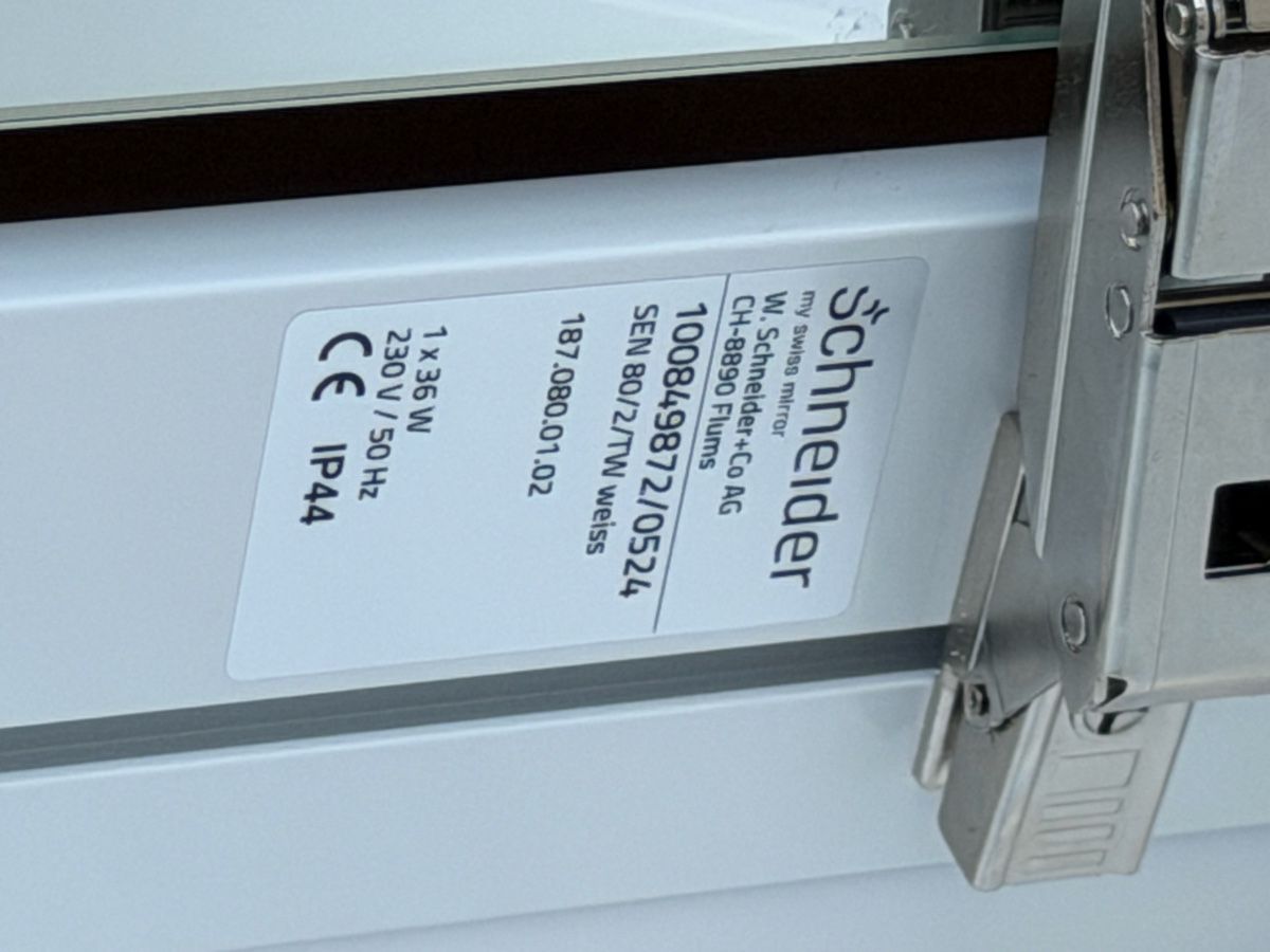Armadietti a specchio: Spiegelschrank SANEO CHARME LUX  – Usato da Plasselb venduto da SeislerBrocki 2