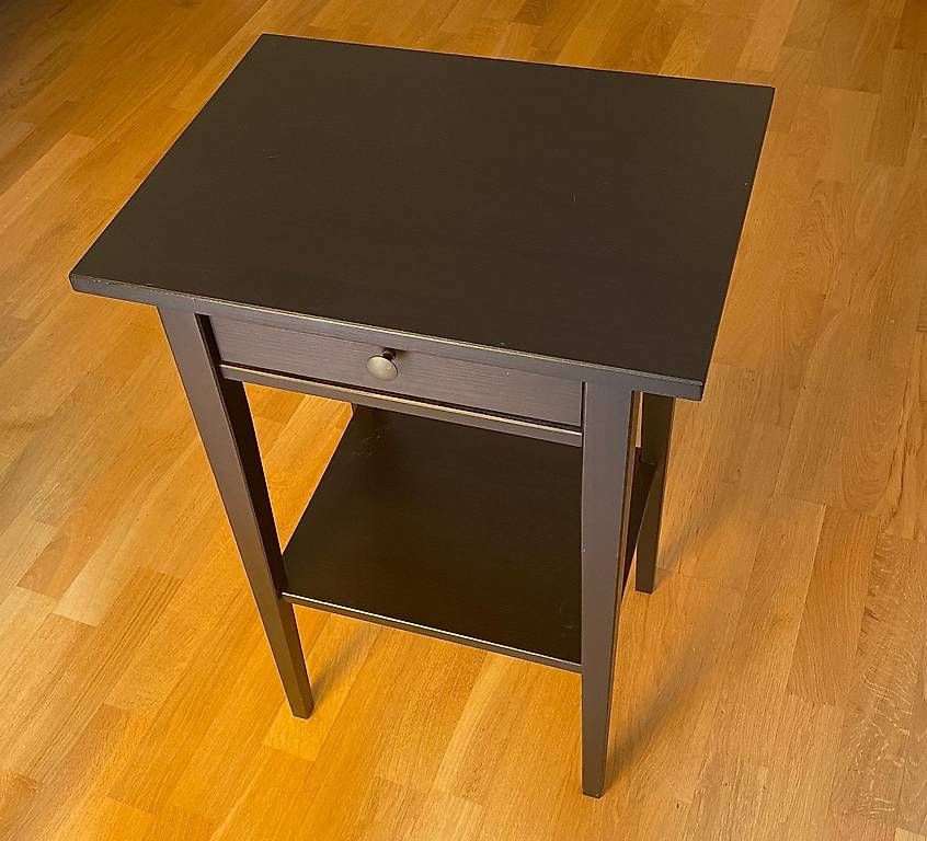 Ikea Bureaux: Nachttisch Ikea Hemnes – D'occasion à Liebefeld par mikki3000