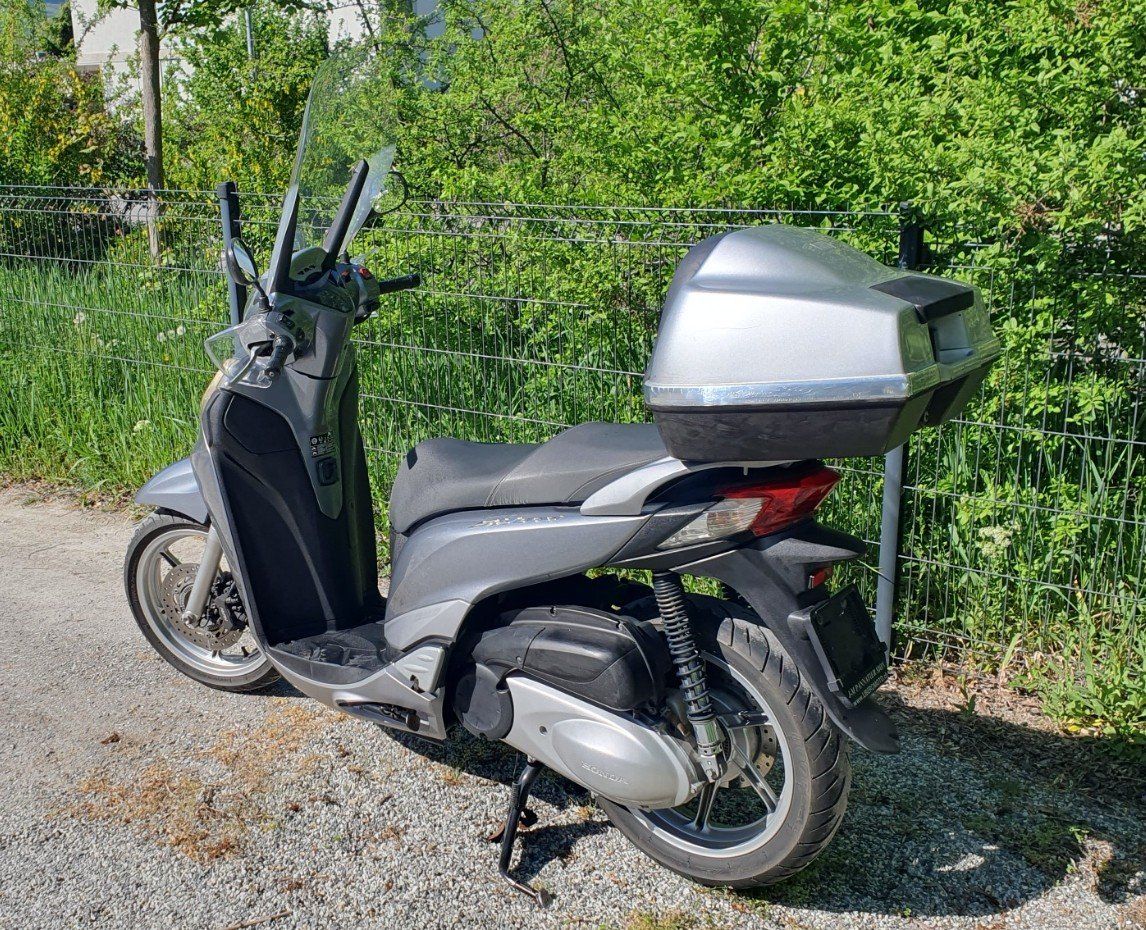 Honda Scooter: Scooter Honda SH300 – Usato da Uvrier venduto da inalbern 2