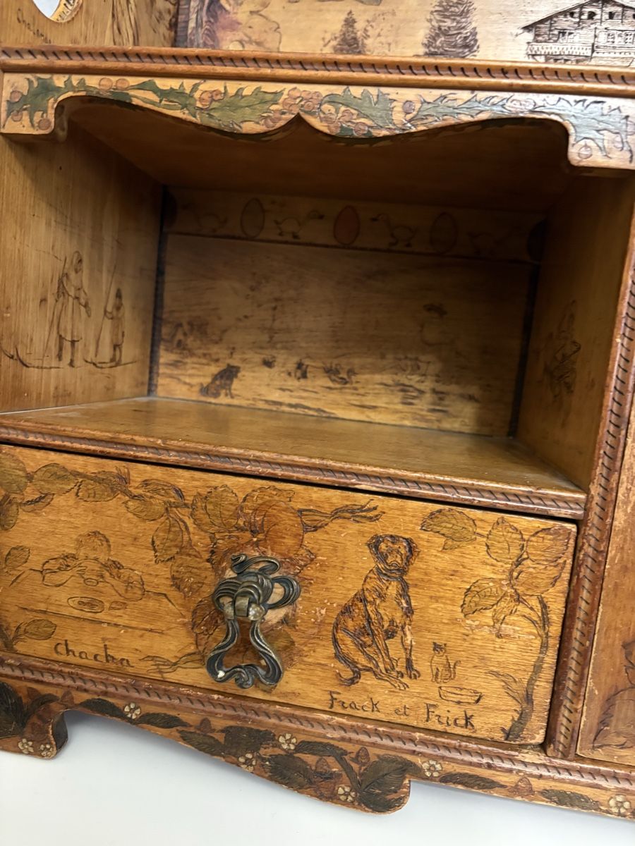 Credenze: Rare meuble ancien pyrograver – Usato da petit lancy venduto da FerreiraLuis 1