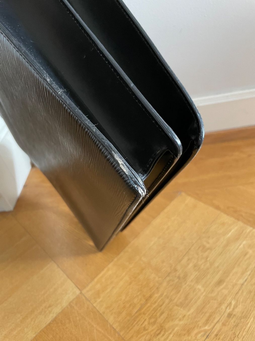 Louis Vuitton Portafogli: Louis Vuitton - Epi Ambassador Briefcase – Usato da Oberrieden venduto da ElsaL 5